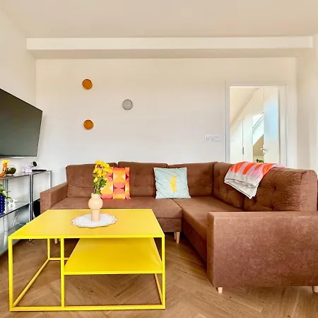 New Flat Close To Center Апартаменты Komarov