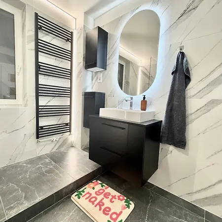 New Flat Close To Center * Komarov