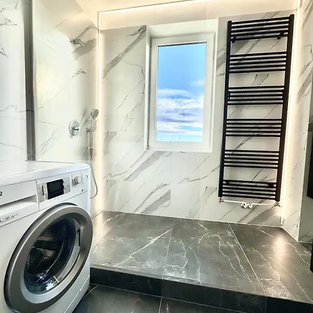 New Flat Close To Center * Komarov