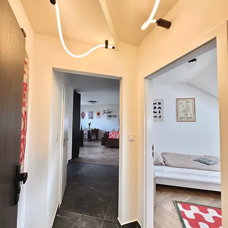 New Flat Close To Center Апартаменты Komarov
