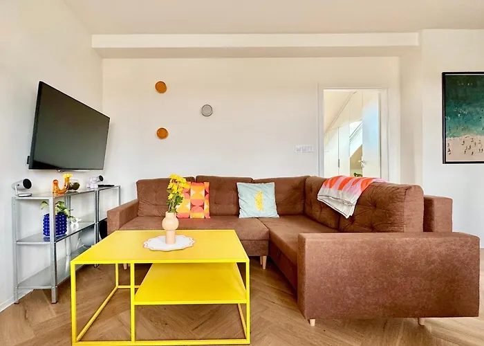 New Flat Close To Center Апартаменты Komarov